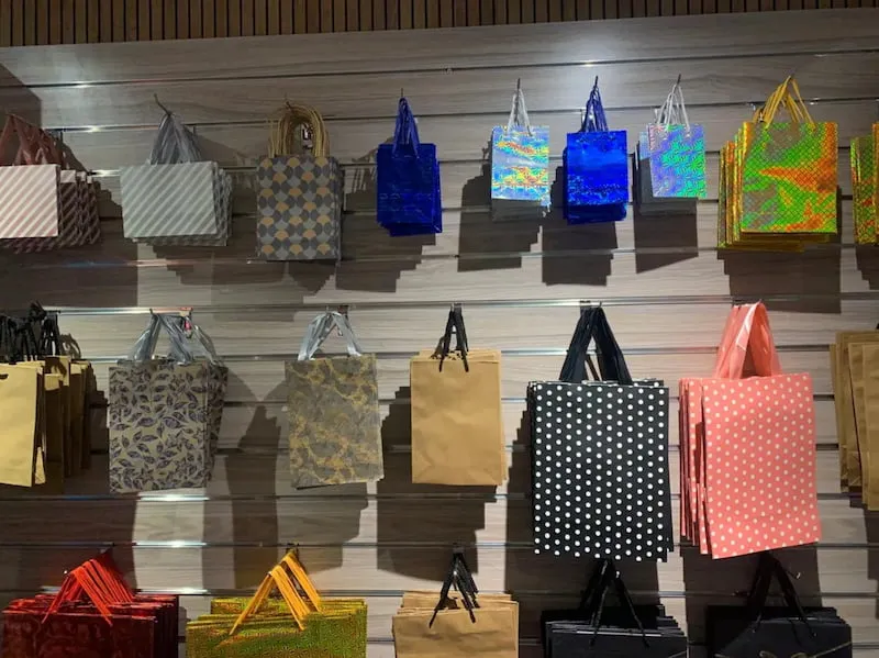 Gift bags wall display Gifty Quill Badulla